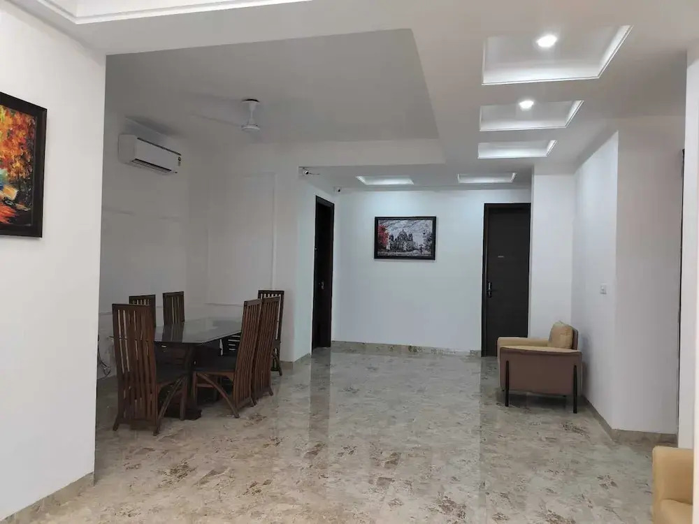 The Hoften Elite 32 Avenue, Sector 15, Gurugram