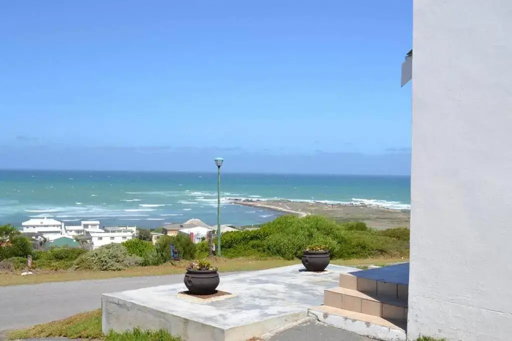 Agulhas Heights self-catering cottages BEST OCEAN VIEWS