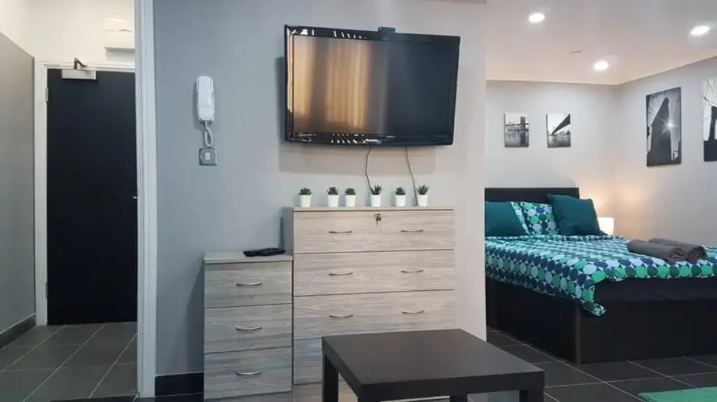 Studio, up to 4 PEOPLE, City Center location