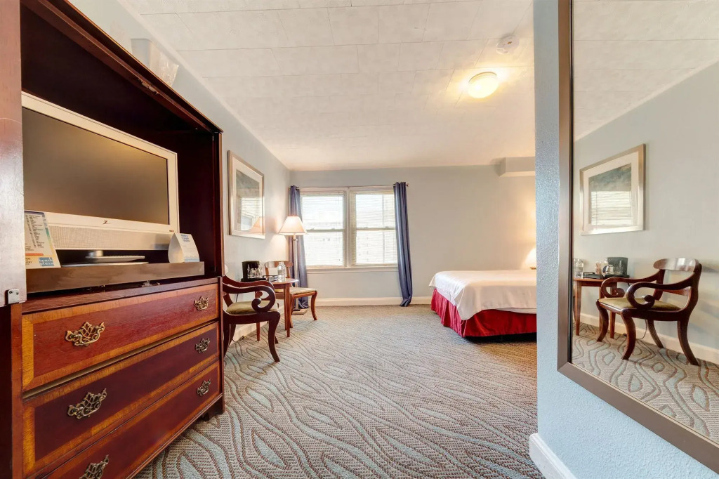 Beach Plaza Hotel