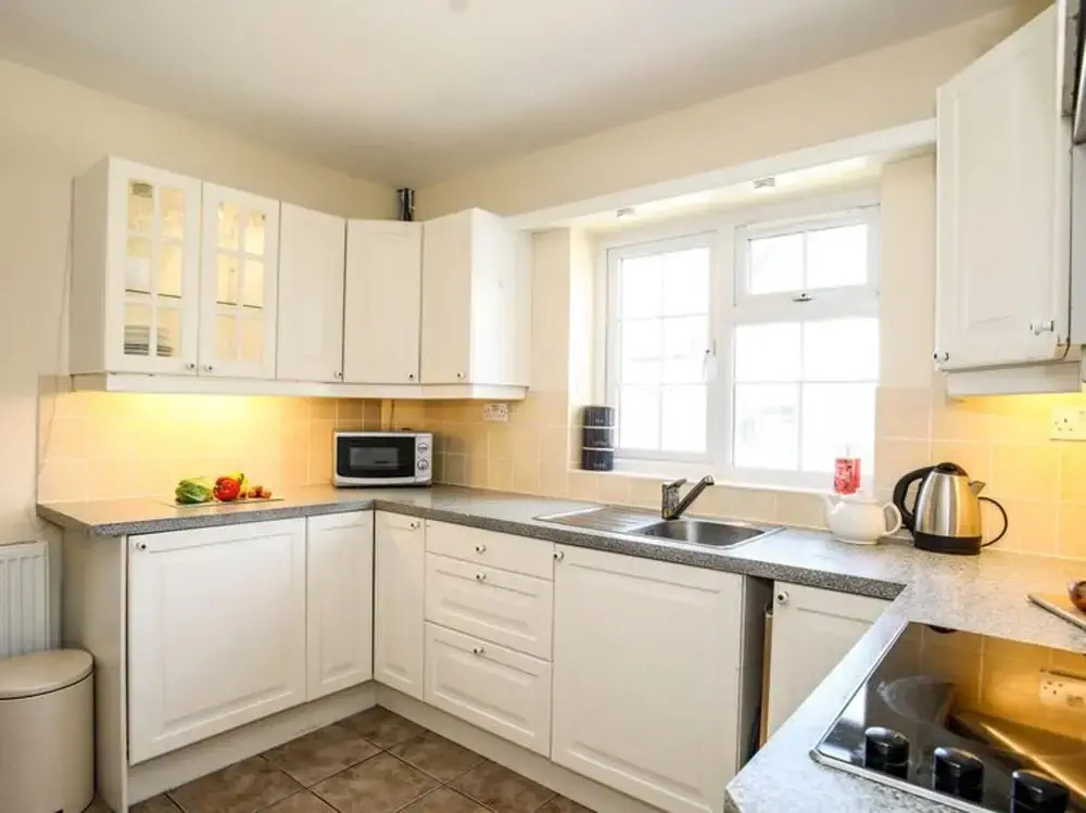 Homely, 4-bed House Close to Stunning Beach