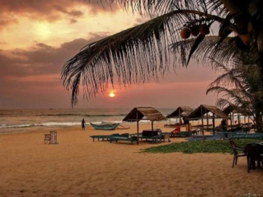 International Beach Hotel & Restaurant