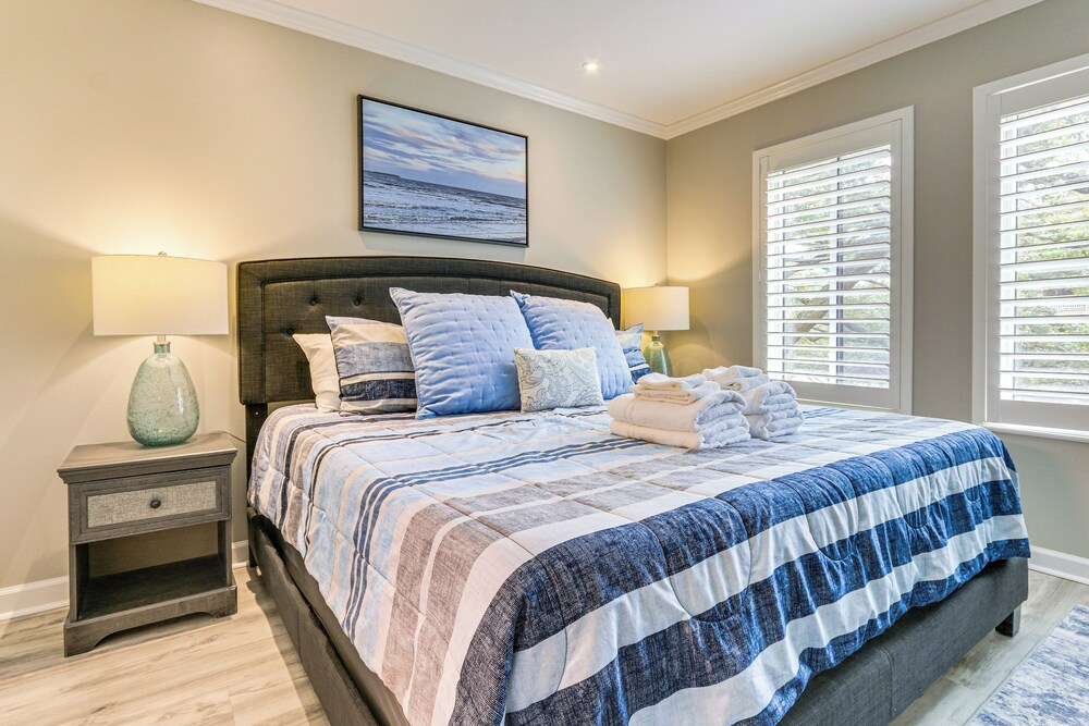 Beachfront Getaway! Hilton Head Resort Condo
