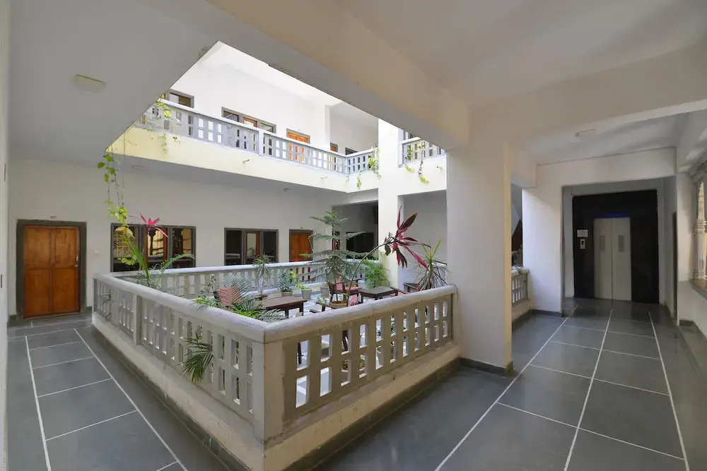 Chandra Prakash Hotel