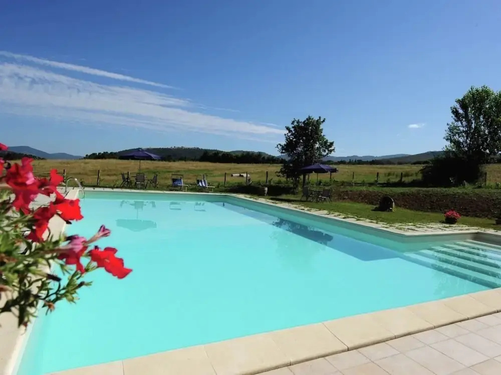 Farmhouse Near Lake Trasimeno With Pool