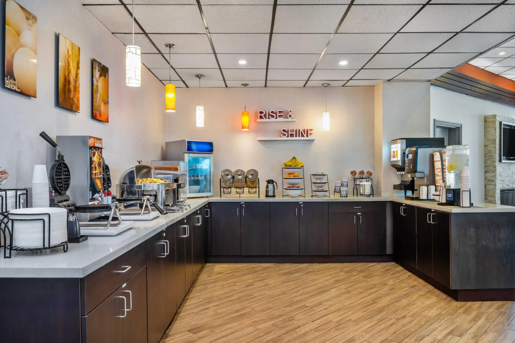 Comfort Inn & Suites