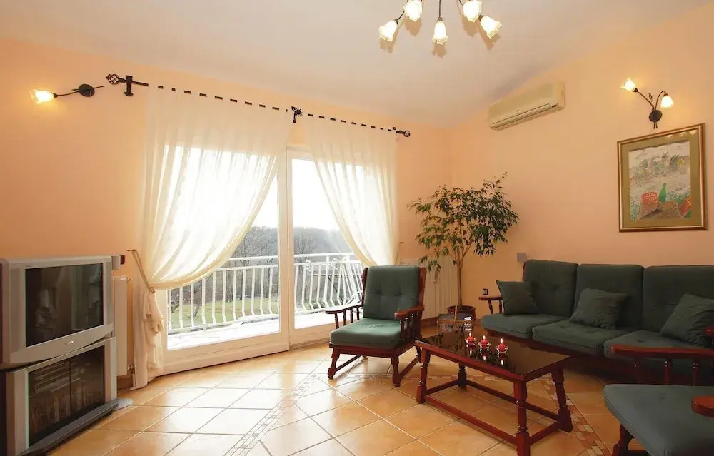 Beautiful Home in Labin With Wifi and 6 Bedrooms