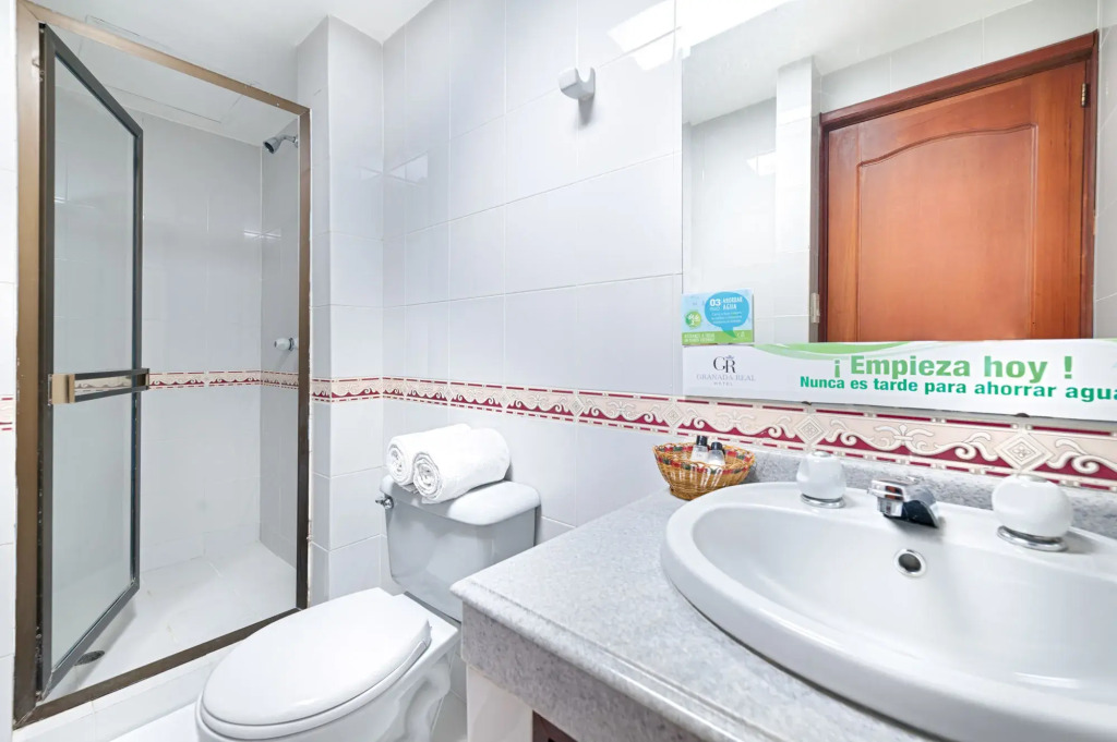 TAMA Hotel Granada Real Cali