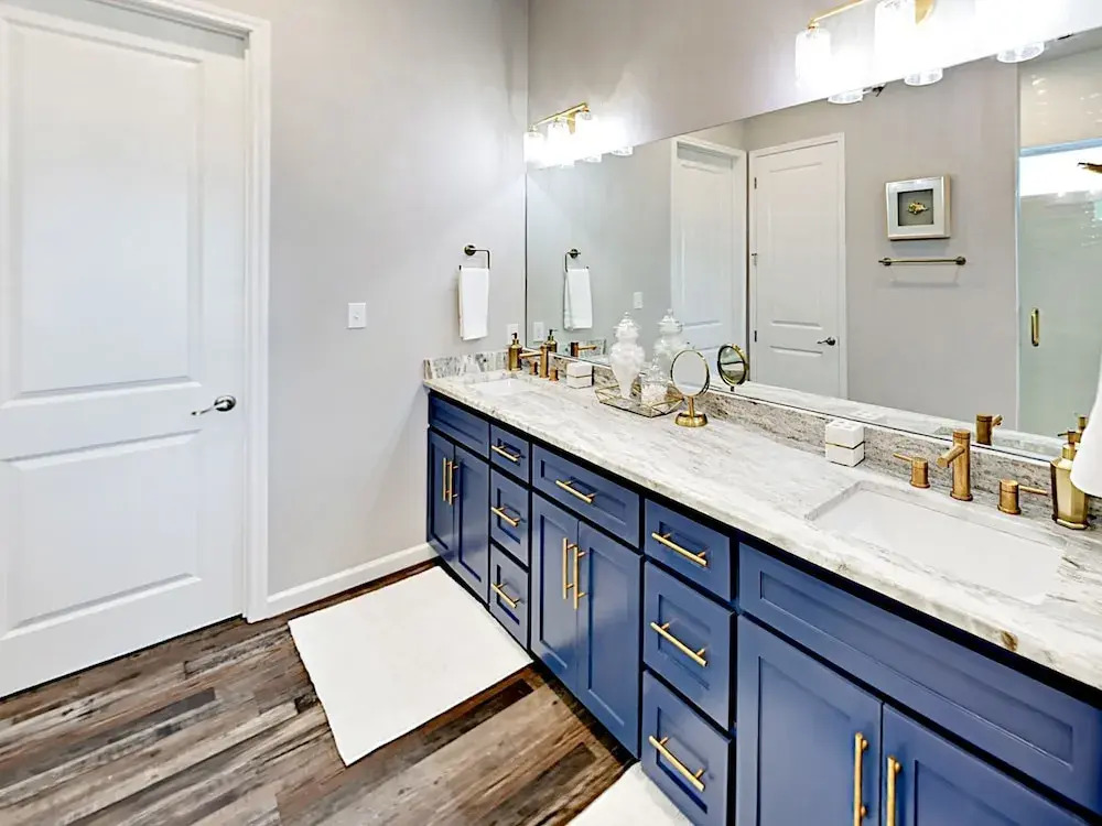 Canal-Front - 3 Br Home