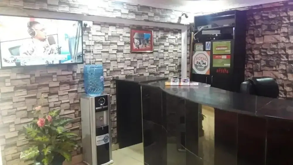 Royal Palm Hotel And Suites