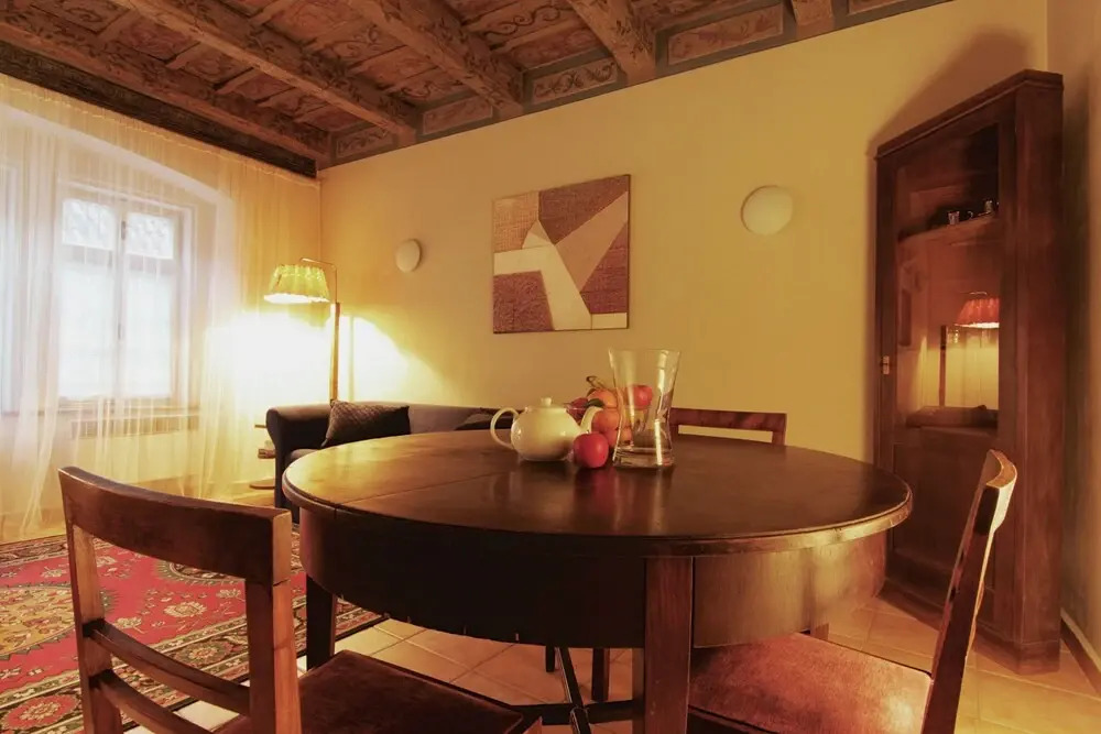 Rustic 2 Bedroom apt in the Heart of Mala Strana