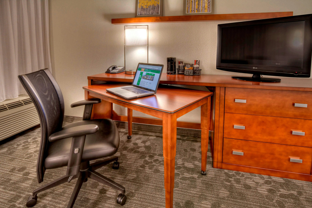 Courtyard by Marriott Burlington