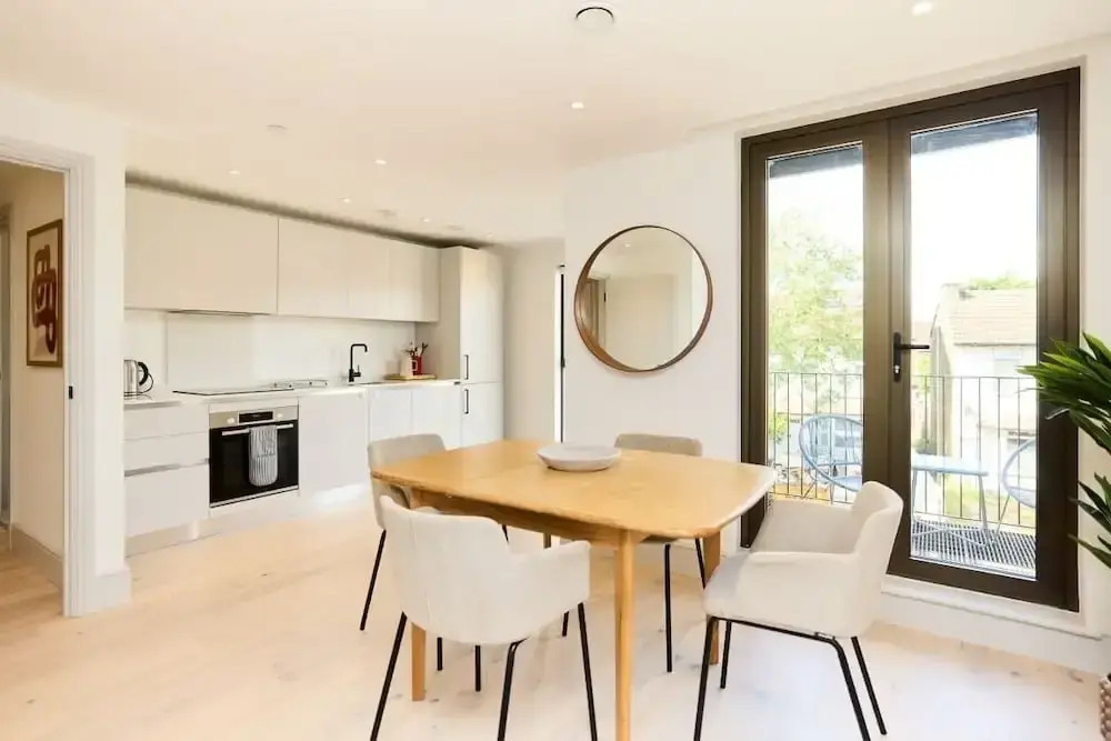 The South Wimbledon Hideout - Fancy 1bdr Flat With Balcony