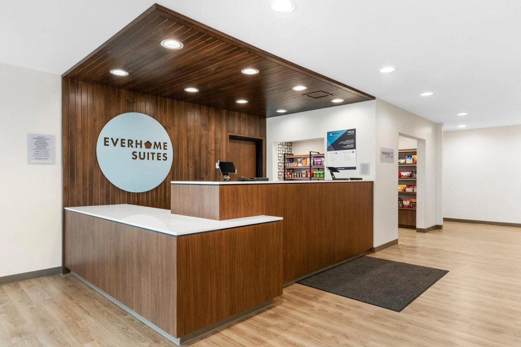 Everhome Suites Lexington - Horse Park