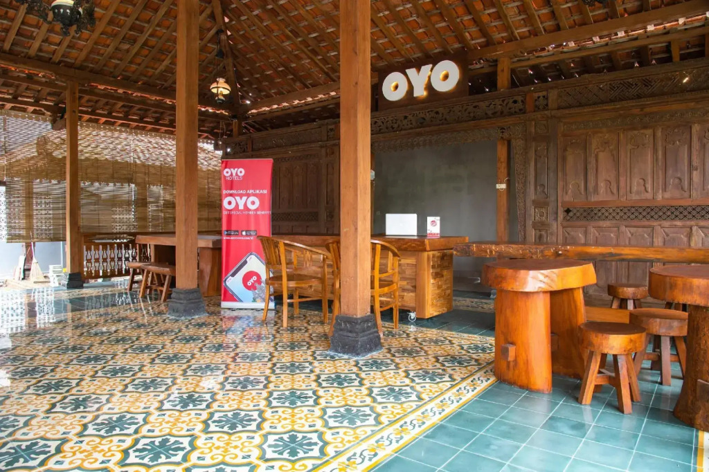 Joglo Manggisan Syariah by Oyo Rooms