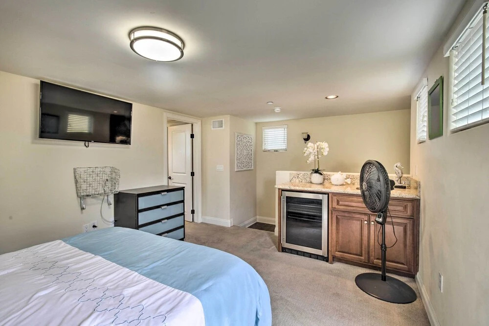 Sunny San Diego Escape < 2 Miles to Pacific Beach!