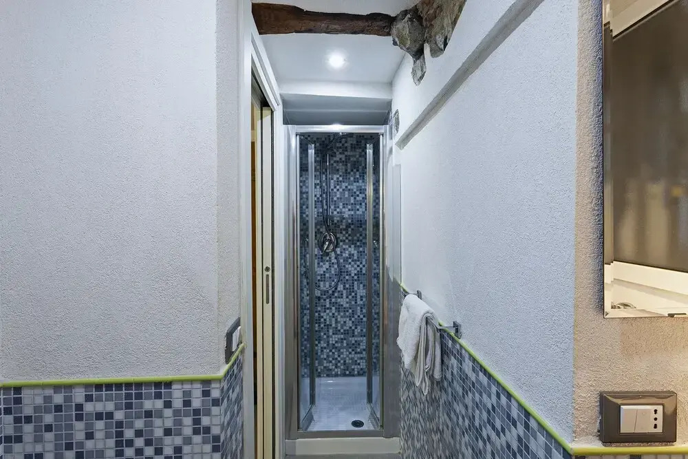 Wood and Stone Apartment in the historical center