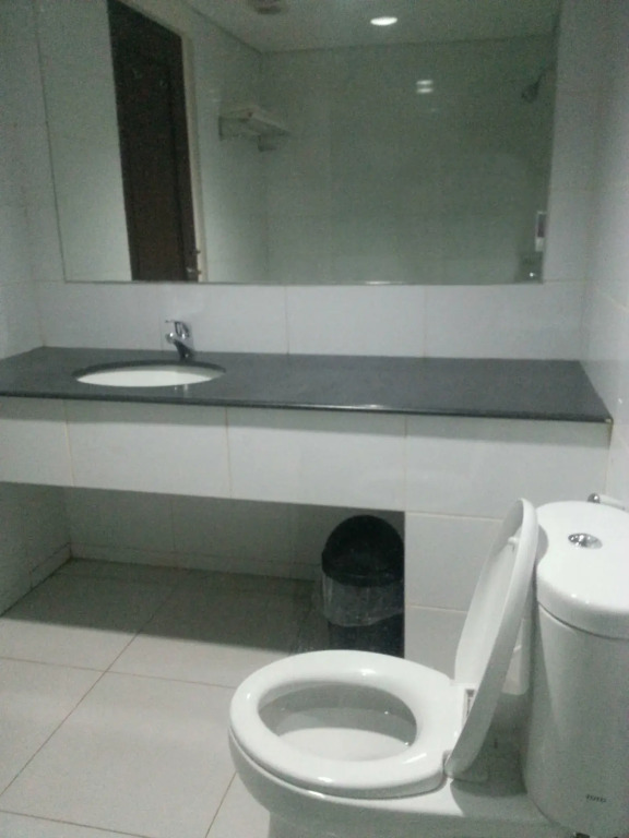 L Bajo Hotel