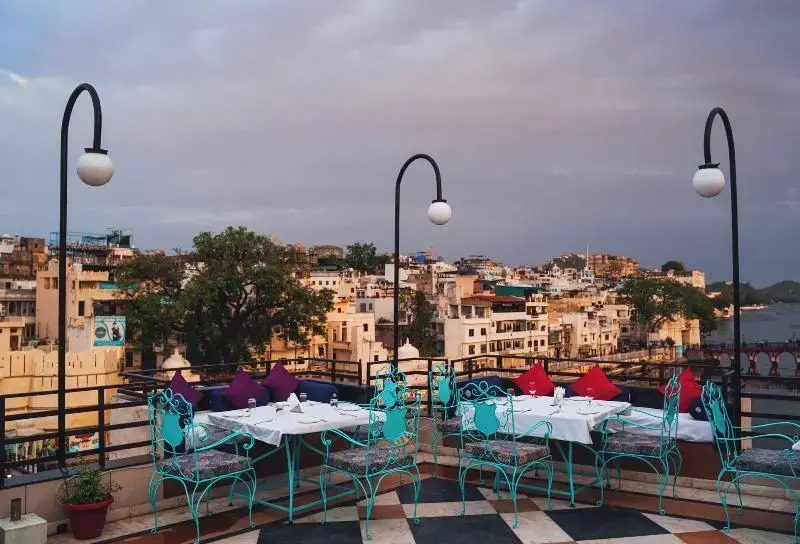 Mannat Udaipur Lakeview Boutique