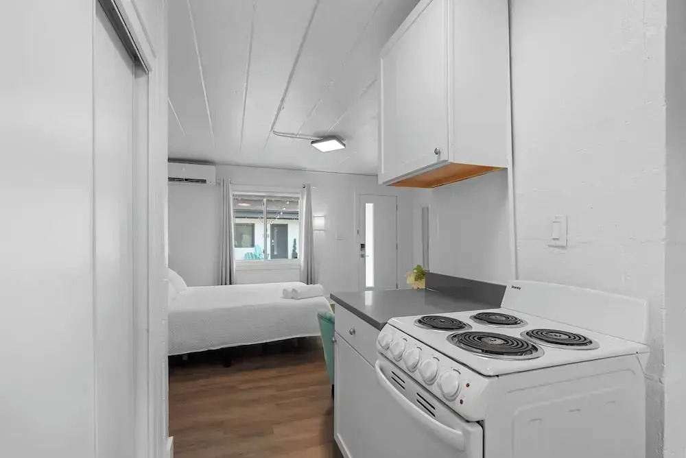 Chic City Retreat 93A Sleeps 2