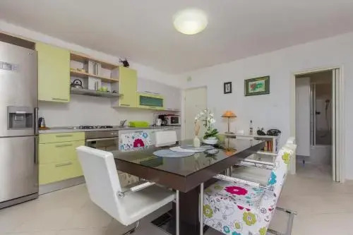 Consuela Apartment