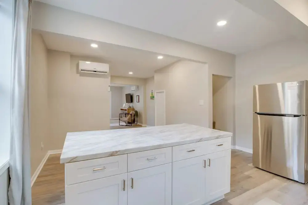 Walk to Wku, Bars & Dining! Updated Duplex Home