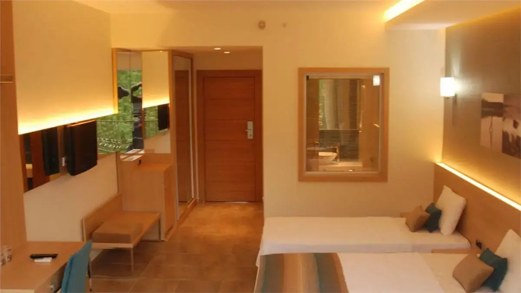 Voxx Resort