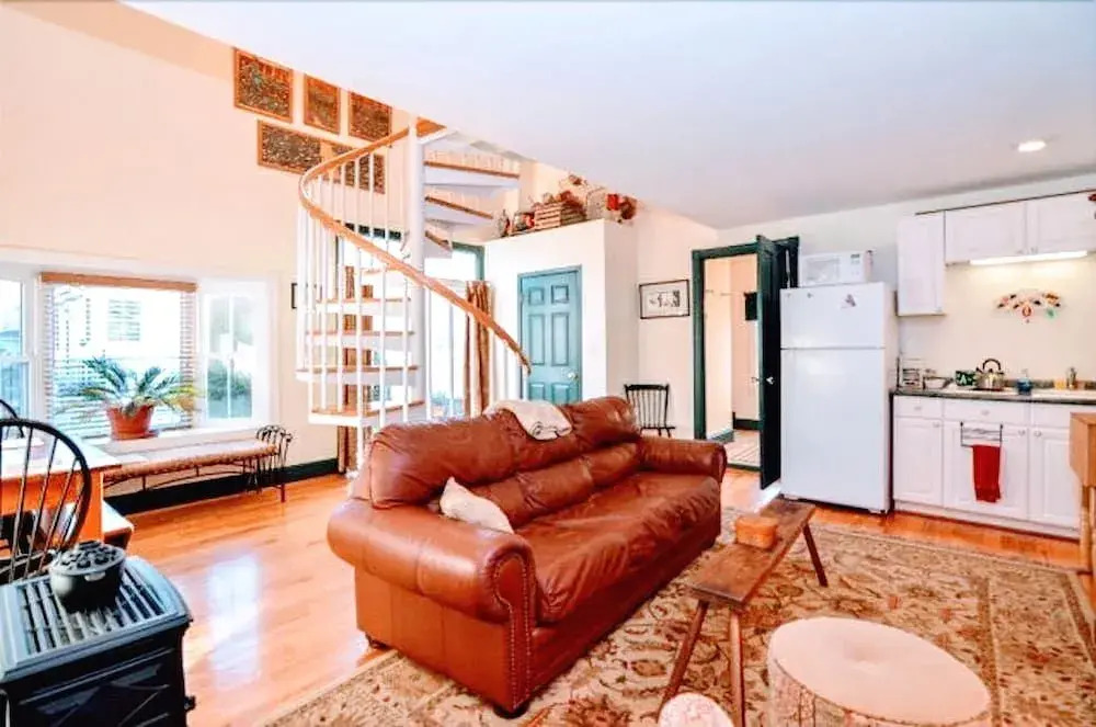 Colonial Beach Plaza Bed & Breakfast