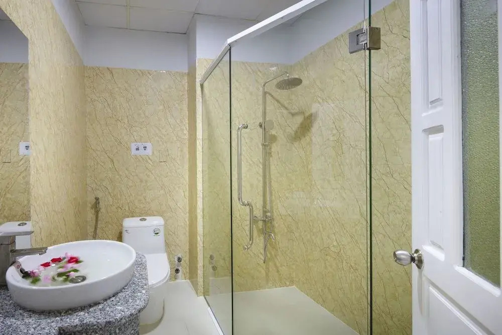 CCT Luxury Hotel