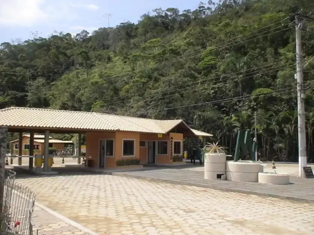 Sobrado 4 dorm Cond. Fechado Praia da Mococa Caraguatatuba