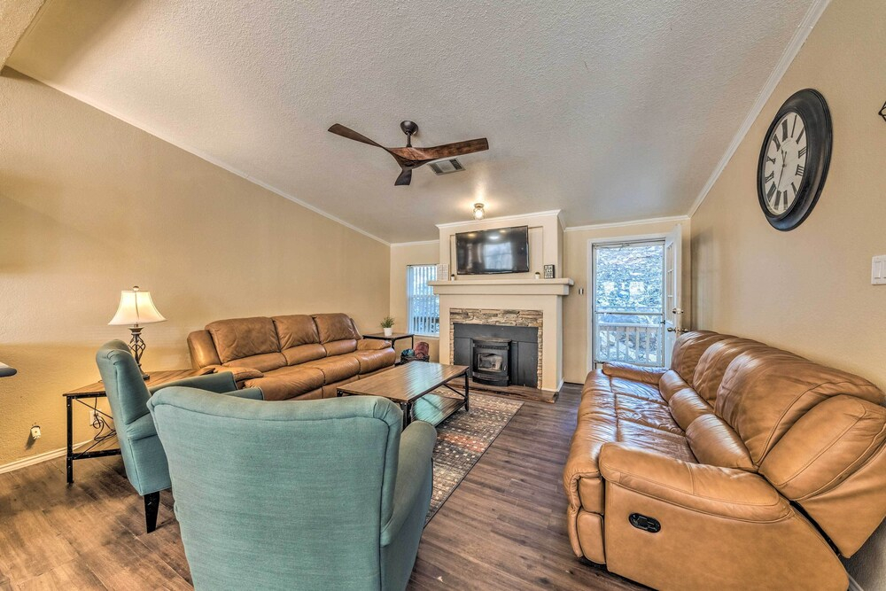 Cozy Cloudcroft Cabin w/ Deck & Gas Grill!