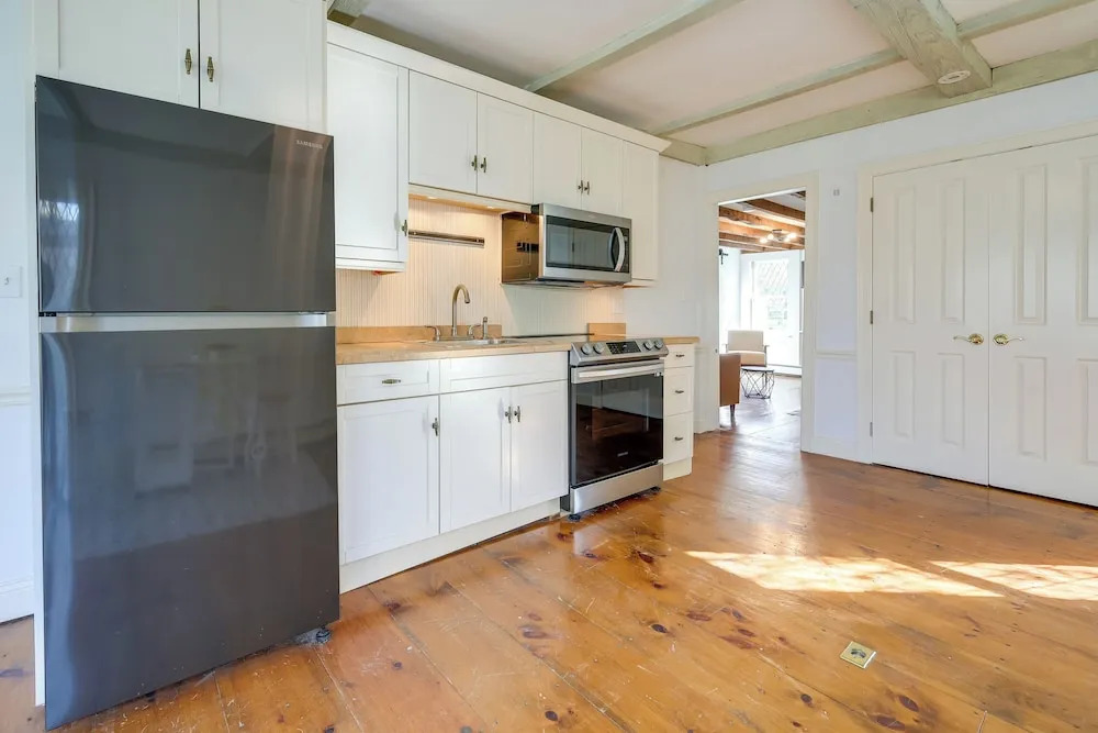 Idyllic Escape w/ Deck in East Sandwich!