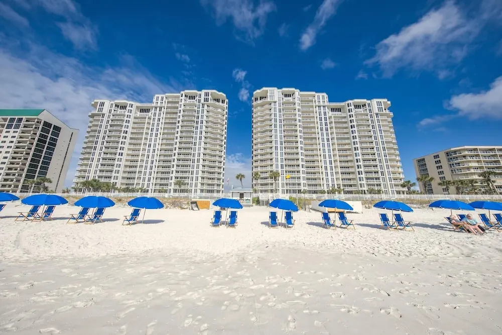 Silver Beach Towers - Penthouse106e