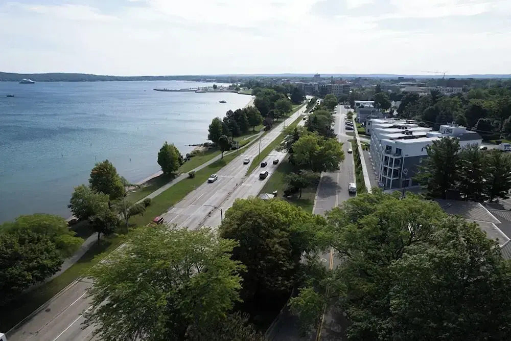 539 Bay St. Lake View Condo Unit 302W