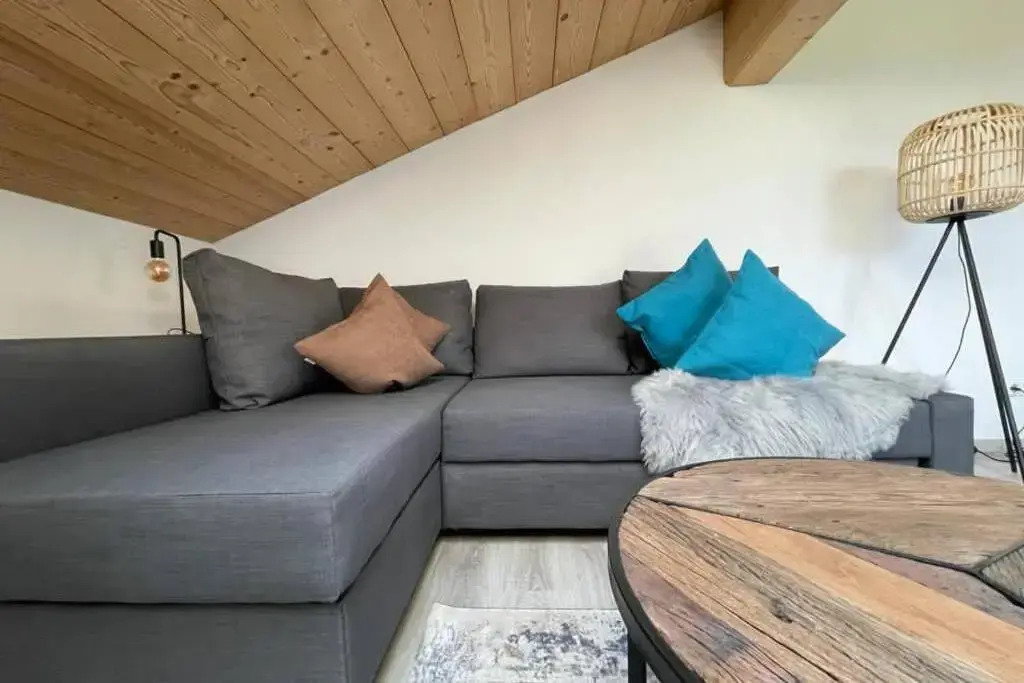Gemütliche Ferienwohnung im DG am Tegernsee - Bergblick, Ruhe & ganz viel Platz