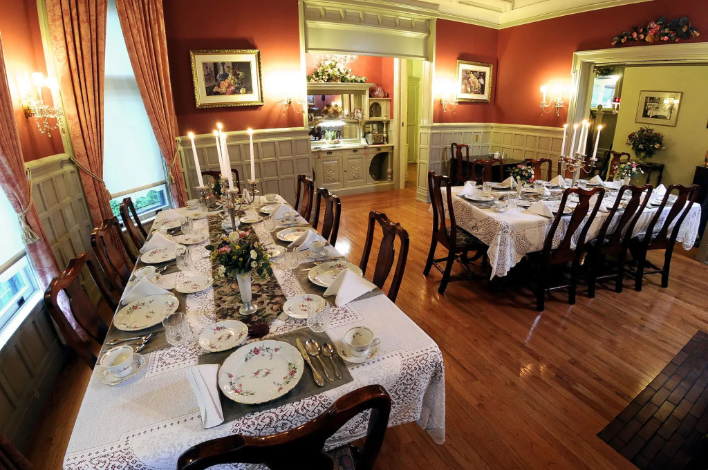 The Oliver Inn