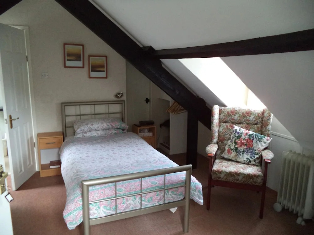 Lodgehill Hotel