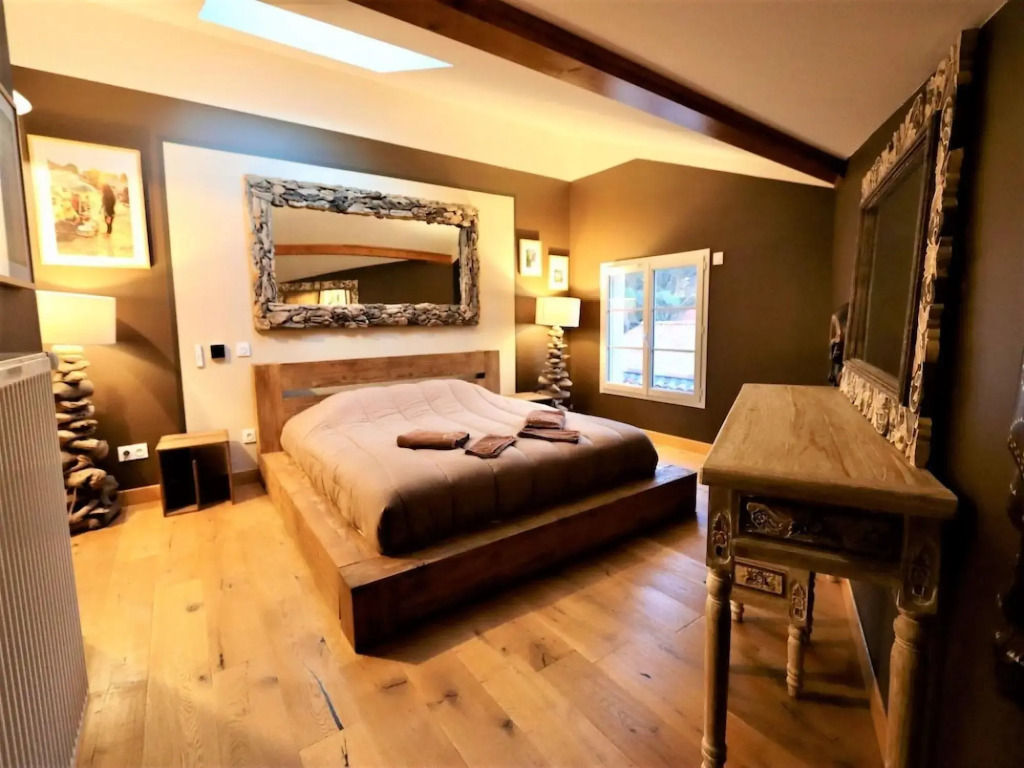 Inviting villa with hot tub in Lacanau 100m from the beach