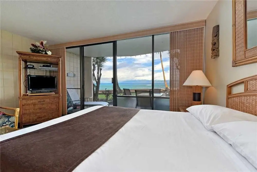 Valley Isle #107 Studio Bedroom Condo