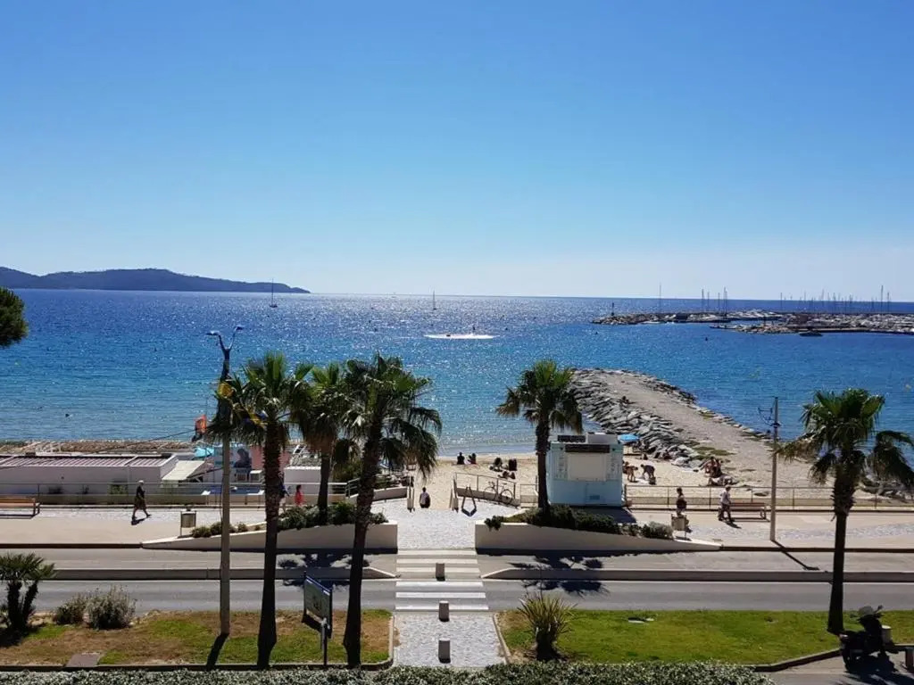 Appartement Cavalaire-sur-Mer, 1 pièce, 4 personnes - FR-1-100-184