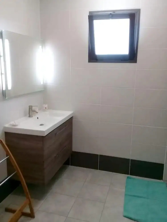 House with 2 Bedrooms in Saint-Denis, with Wonderful Sea View, Enclosed Garden And Wifi - 600 M From the Beach