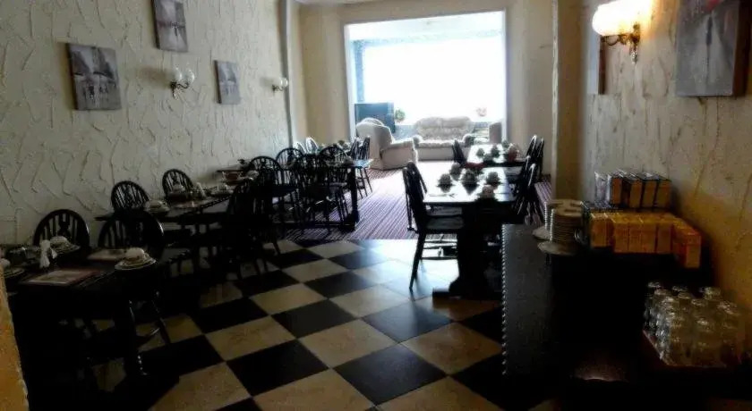 100 Pipers Hotel
