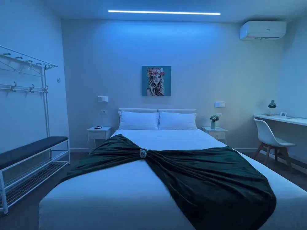 F Rooms Napoli Via Sementini