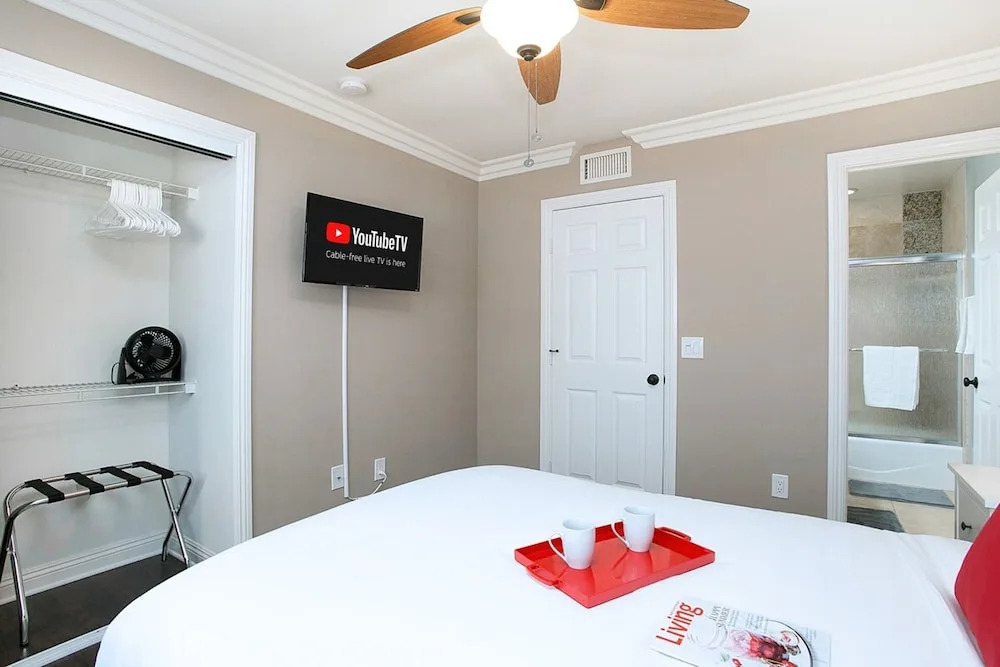 Costa Mesa -newport- Patio - Free Parking-cm-2
