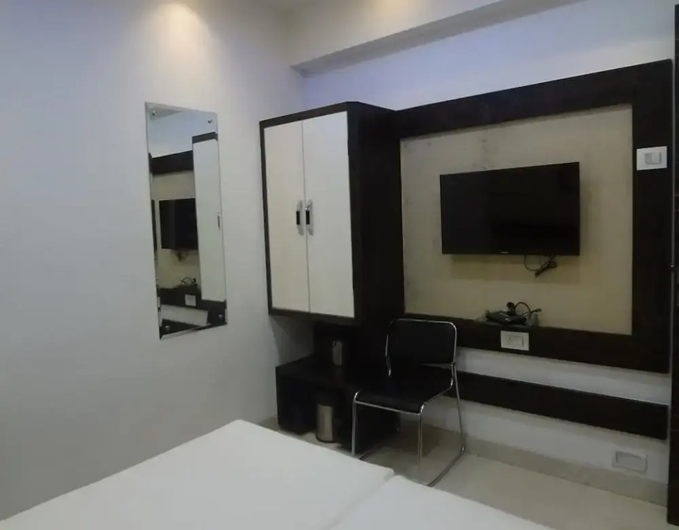 Room Maangta 136 - CST