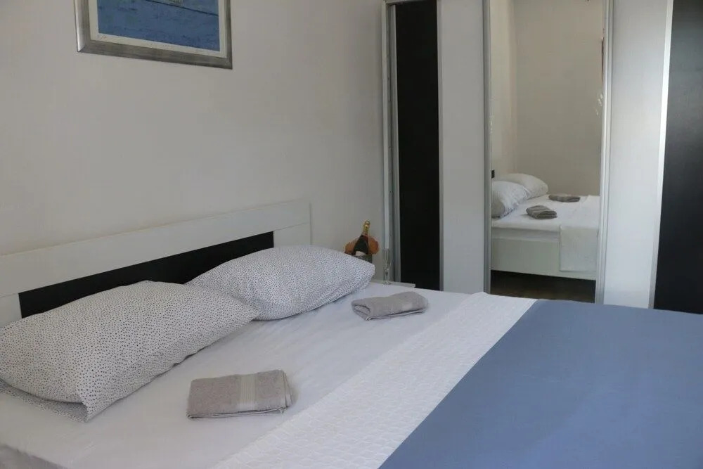 Beachfront Apartment Drazen, With Patio & Parking