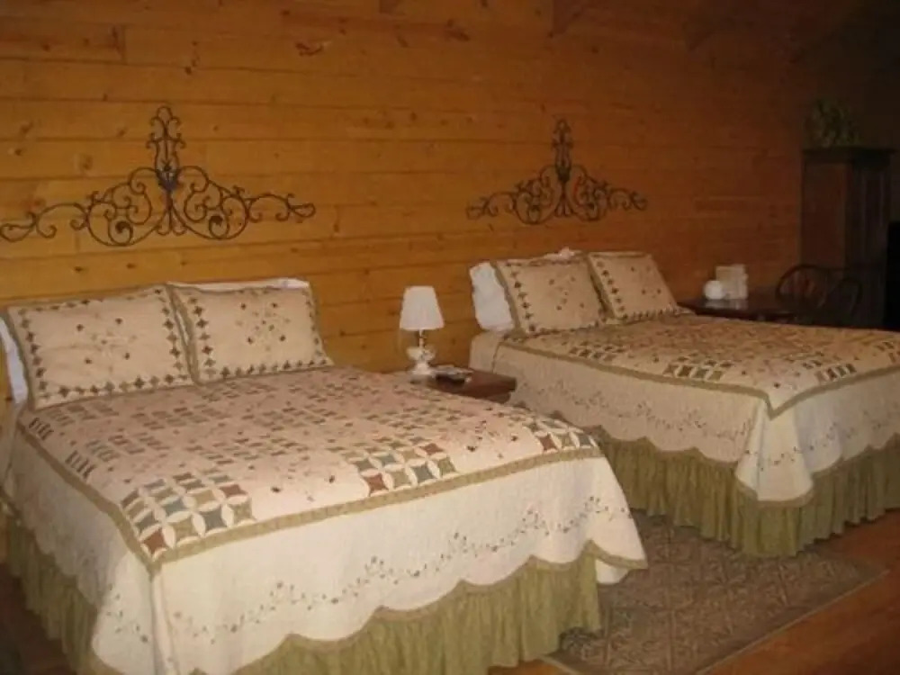 Pine Tree Inn