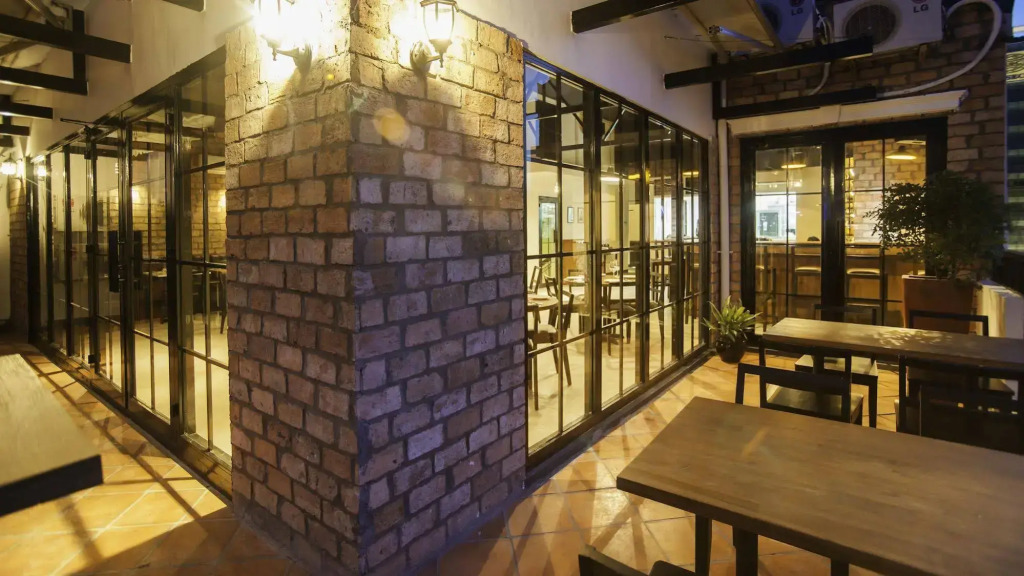 The Alcove Library Hotel