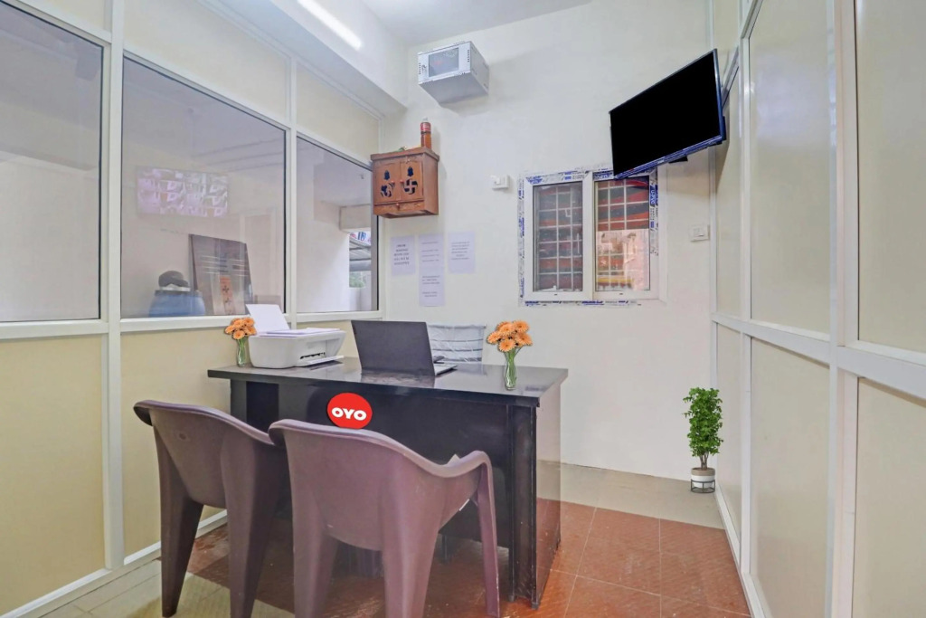 OYO Flagship 70323 Ayyappa Residency