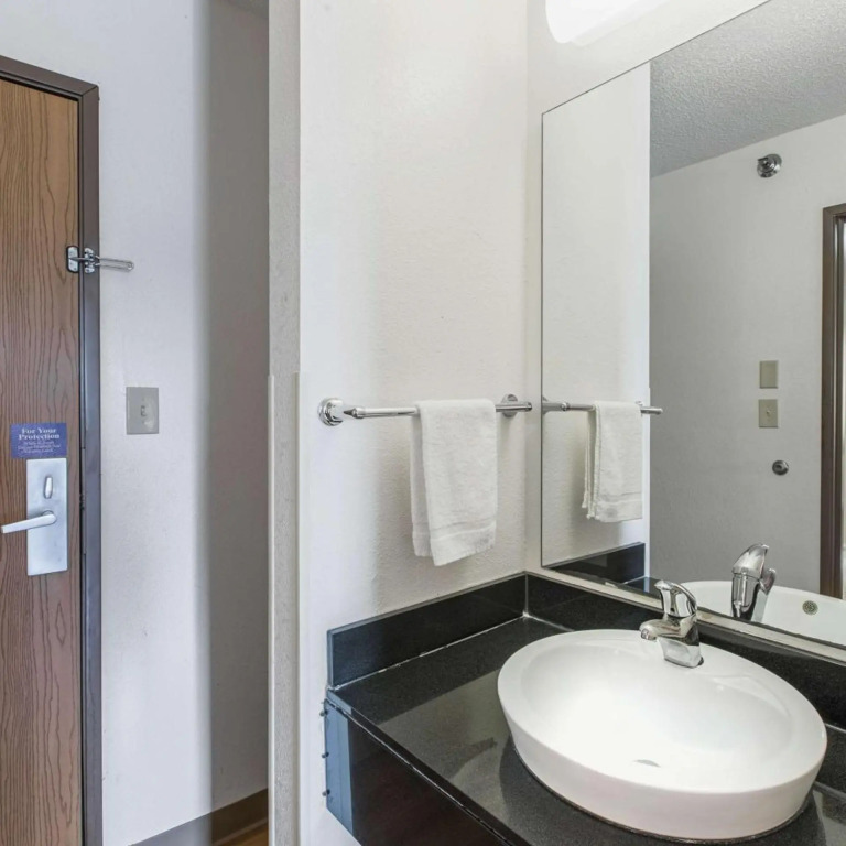 Motel6 Omaha, NE - Central
